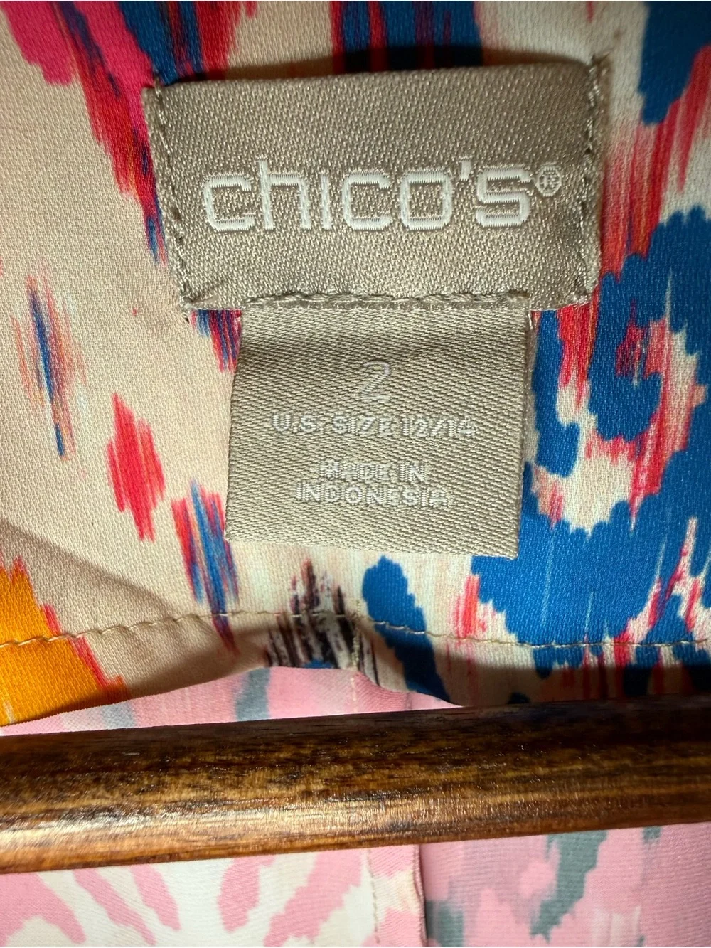 Chico's Multicolor Ikat V-Neck Short Sleeve Blouse